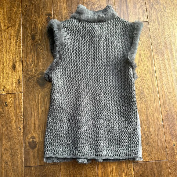 Linda Richards Luxury rabbit fur reversible vest size medium - Picture 4 of 11